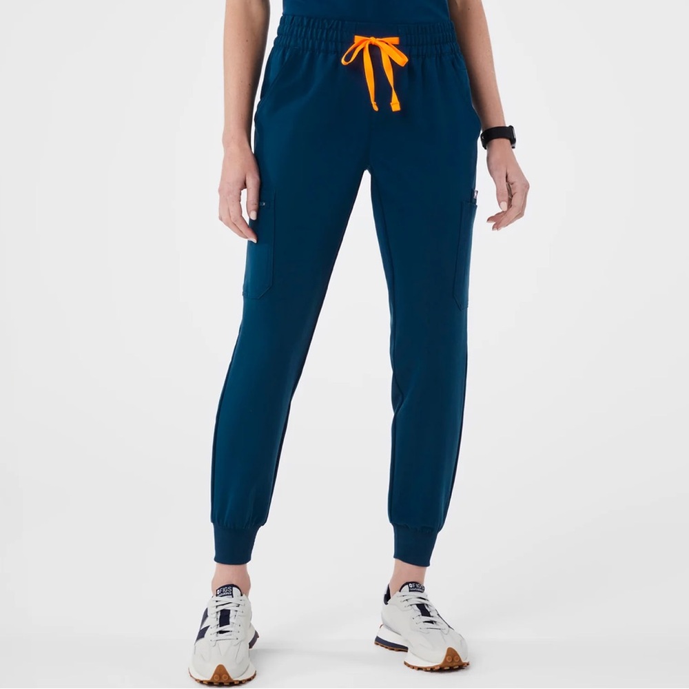 FIGS Alexandria High Waisted Petite Jogger Scrub Pants